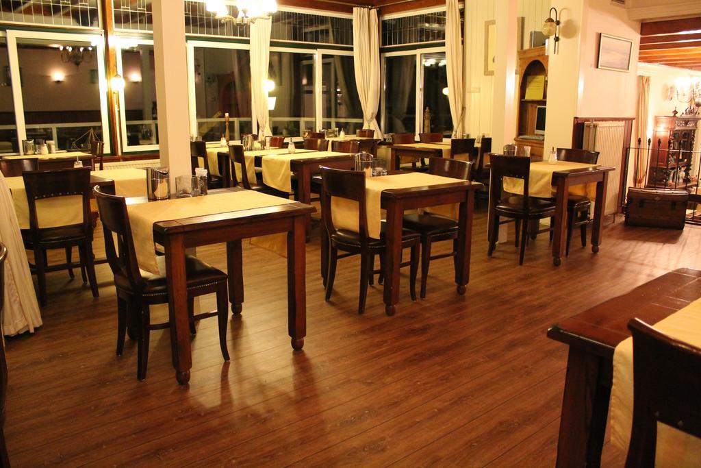 Hotel Cafe Restaurant Duinzicht Schiermonnikoog Bagian luar foto