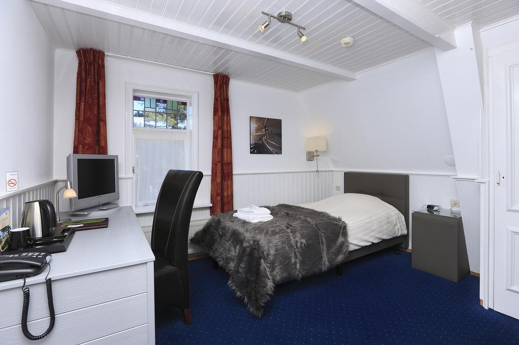 Hotel Cafe Restaurant Duinzicht Schiermonnikoog Bagian luar foto